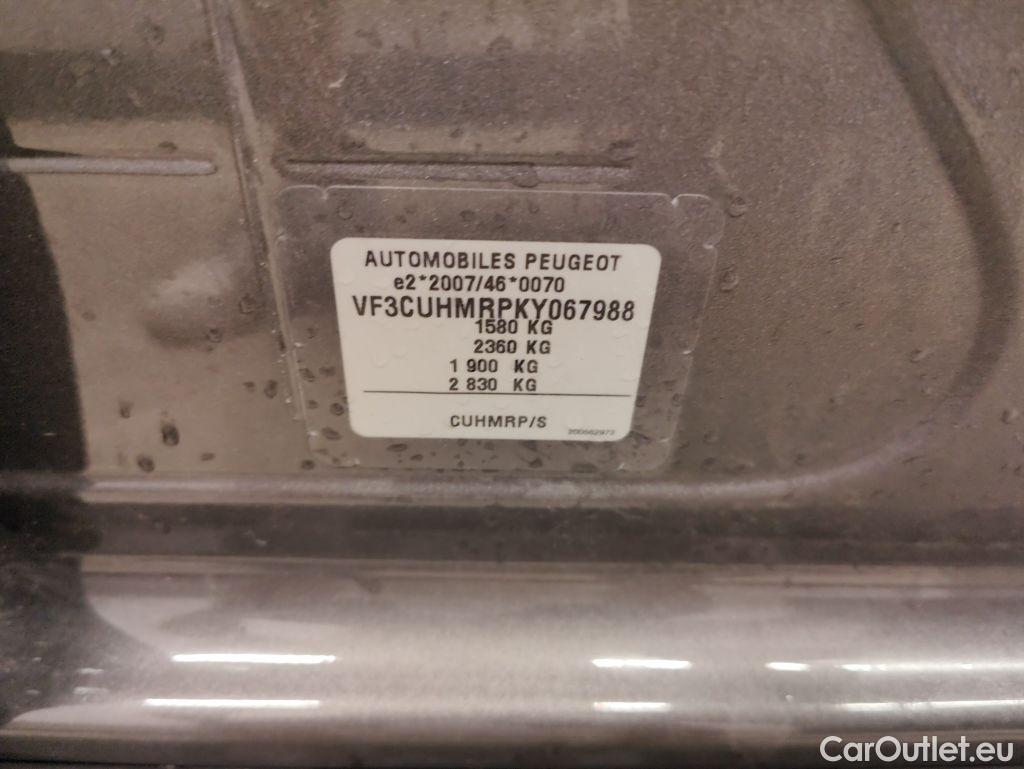 Peugeot  2008 Peugeot  1.2 Puretech 61kW S&S Active 5d #18