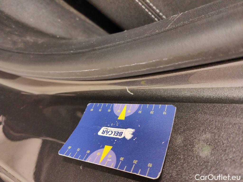 Peugeot  2008 Peugeot  1.2 Puretech 61kW S&S Active 5d #42