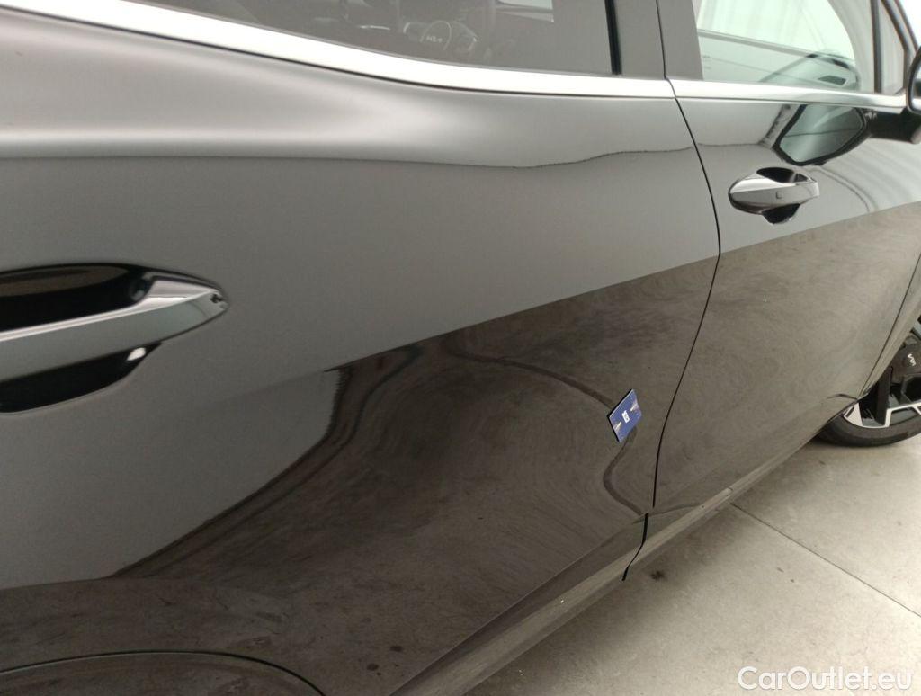 KIA  Sportage KIA  1.6 T-GDi 6A/T AWD GT Line PHEV 5d #36