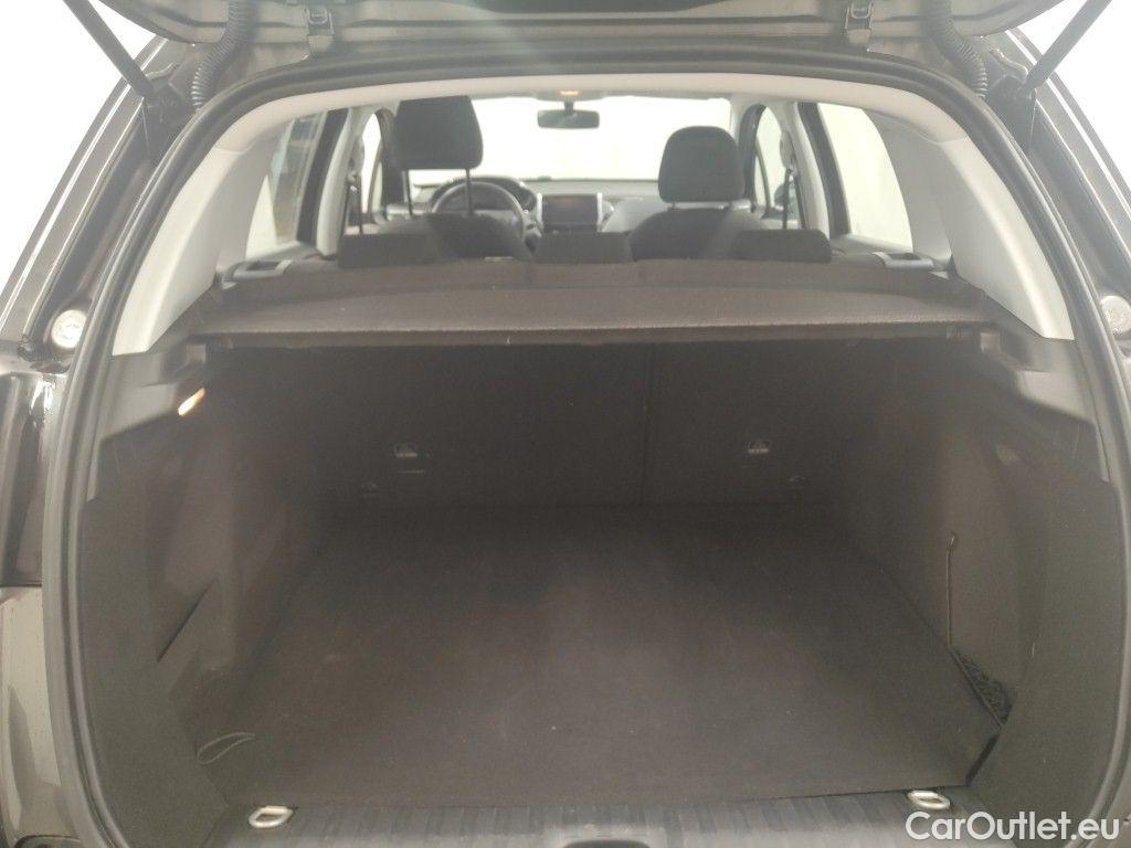 Peugeot  2008 Peugeot  1.2 Puretech 61kW S&S Active 5d #14