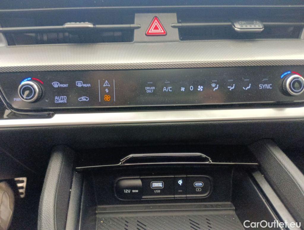 KIA  Sportage KIA  1.6 T-GDi 6A/T AWD GT Line PHEV 5d #28