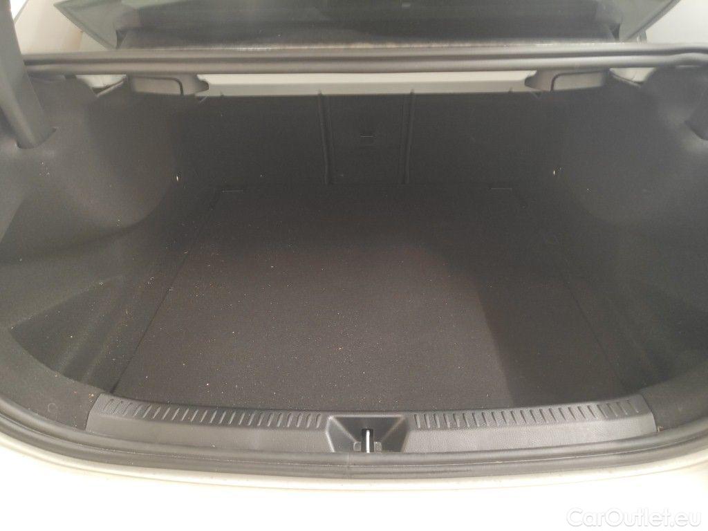 Mercedes  A-Klasse Mercedes-Benz  Limousine A 180 Business Line 4d #14