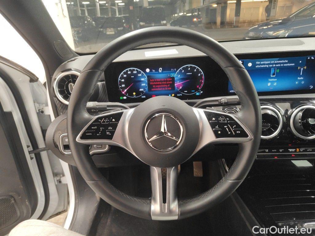 Mercedes  A-Klasse Mercedes-Benz  Limousine A 180 Business Line 4d #21