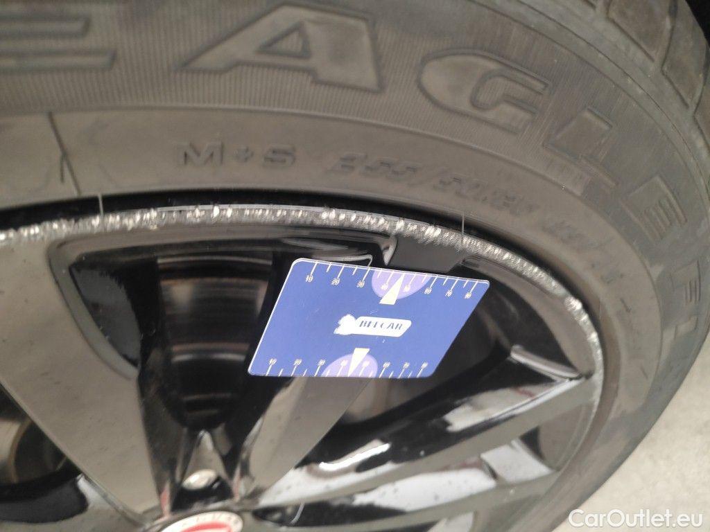 Jaguar  F-PACE Jaguar  2.0 184kW 4x4 Aut. R-Sport 5d #49