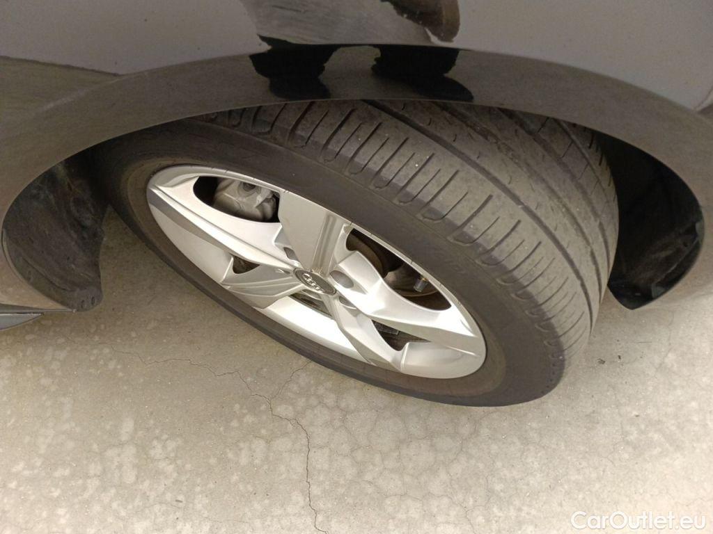 Audi  A4 AUDI  AVANT DIESEL - 2020 40 TDi 204hp Quattro Advanced S tronic 5d #14