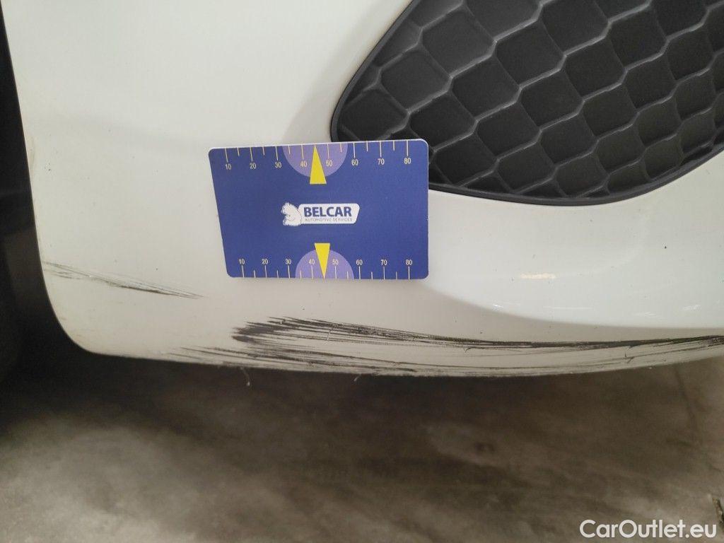 Mercedes  A-Klasse Mercedes-Benz  Limousine A 180 Business Line 4d #27