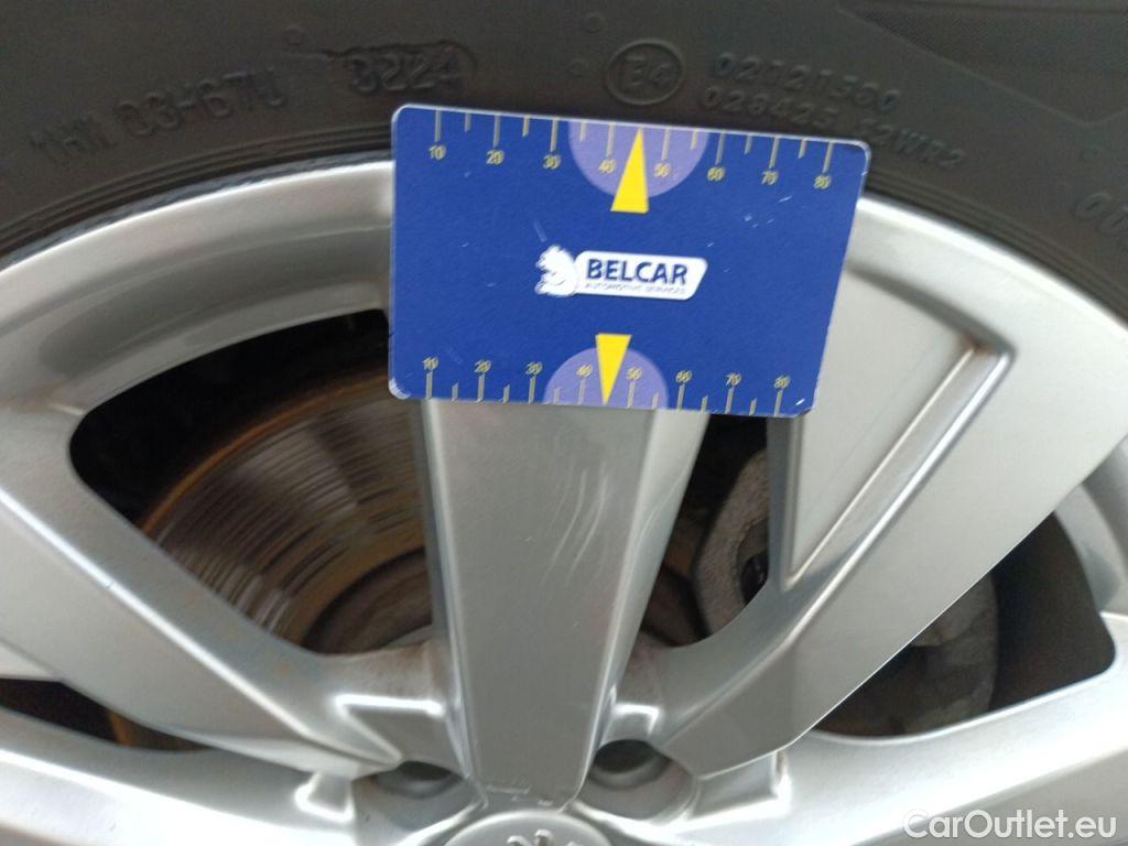 Peugeot  3008 Peugeot  1.5 BlueHDi 96kW S&S Active Pack 5d #49