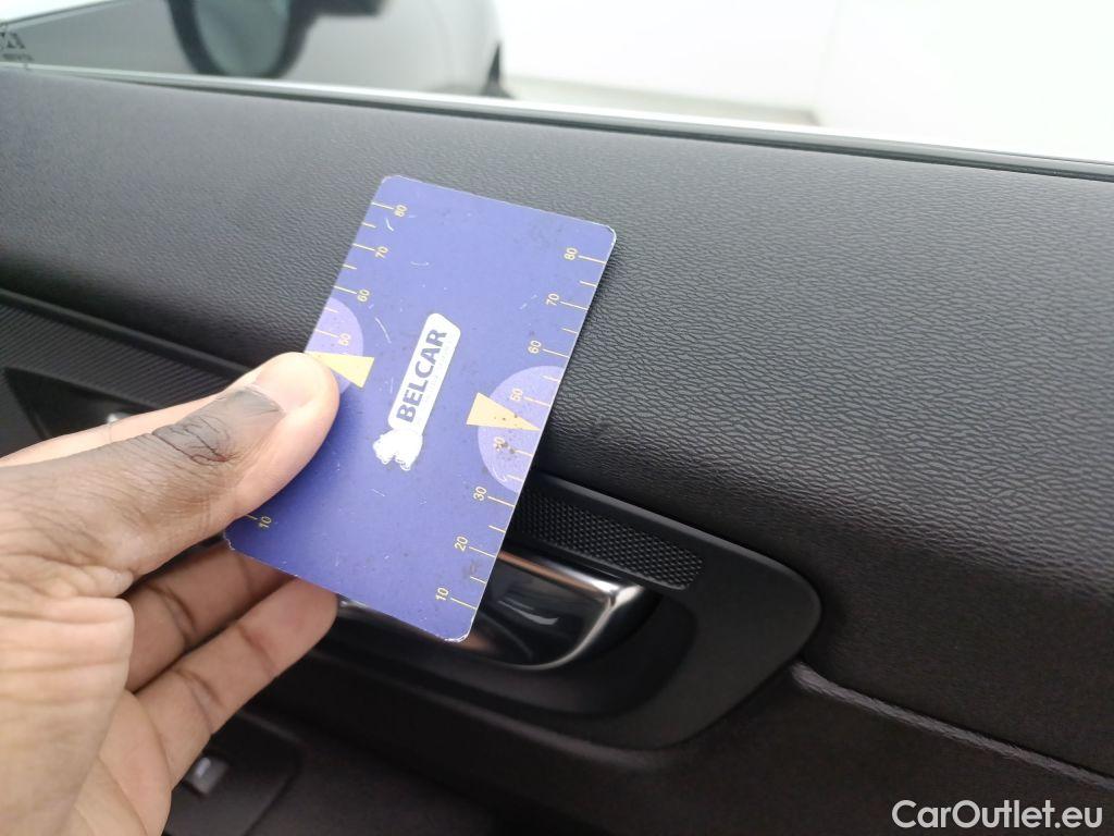 Volvo  XC60 Volvo  D4 120kW Geartronic Momentum Pro 5d #64