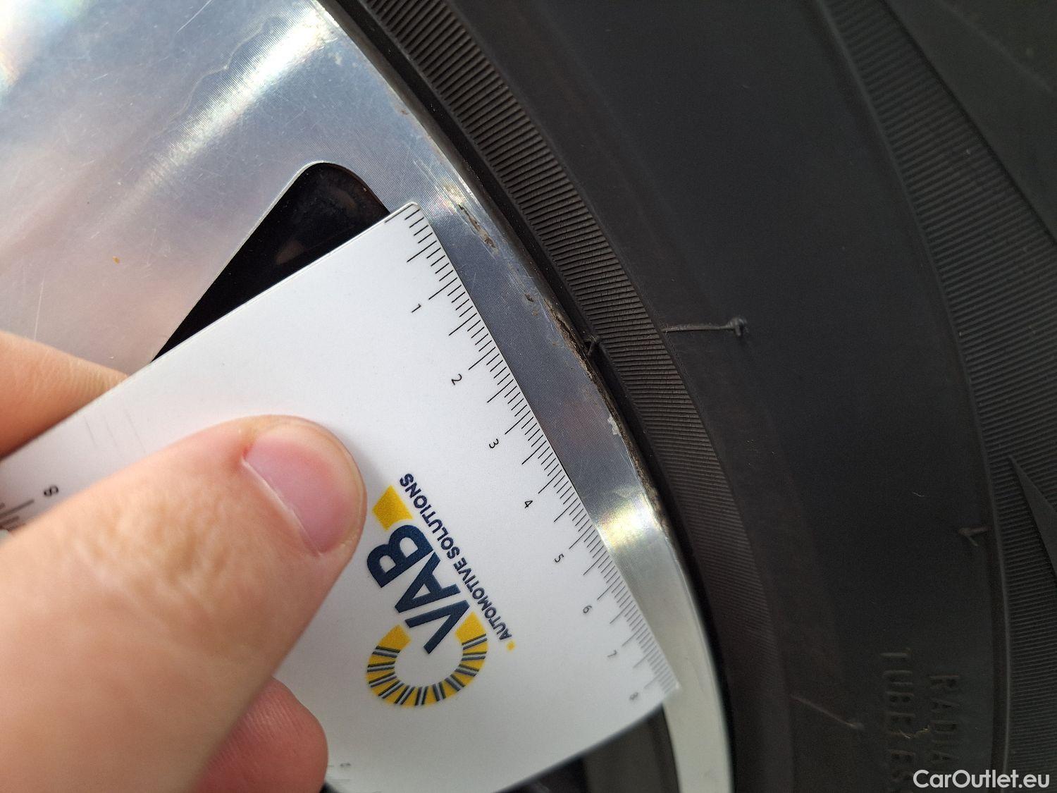 Mercedes  GLB Mercedes,  '19, Mercedes-Benz   200 d Business Solution 5d #6