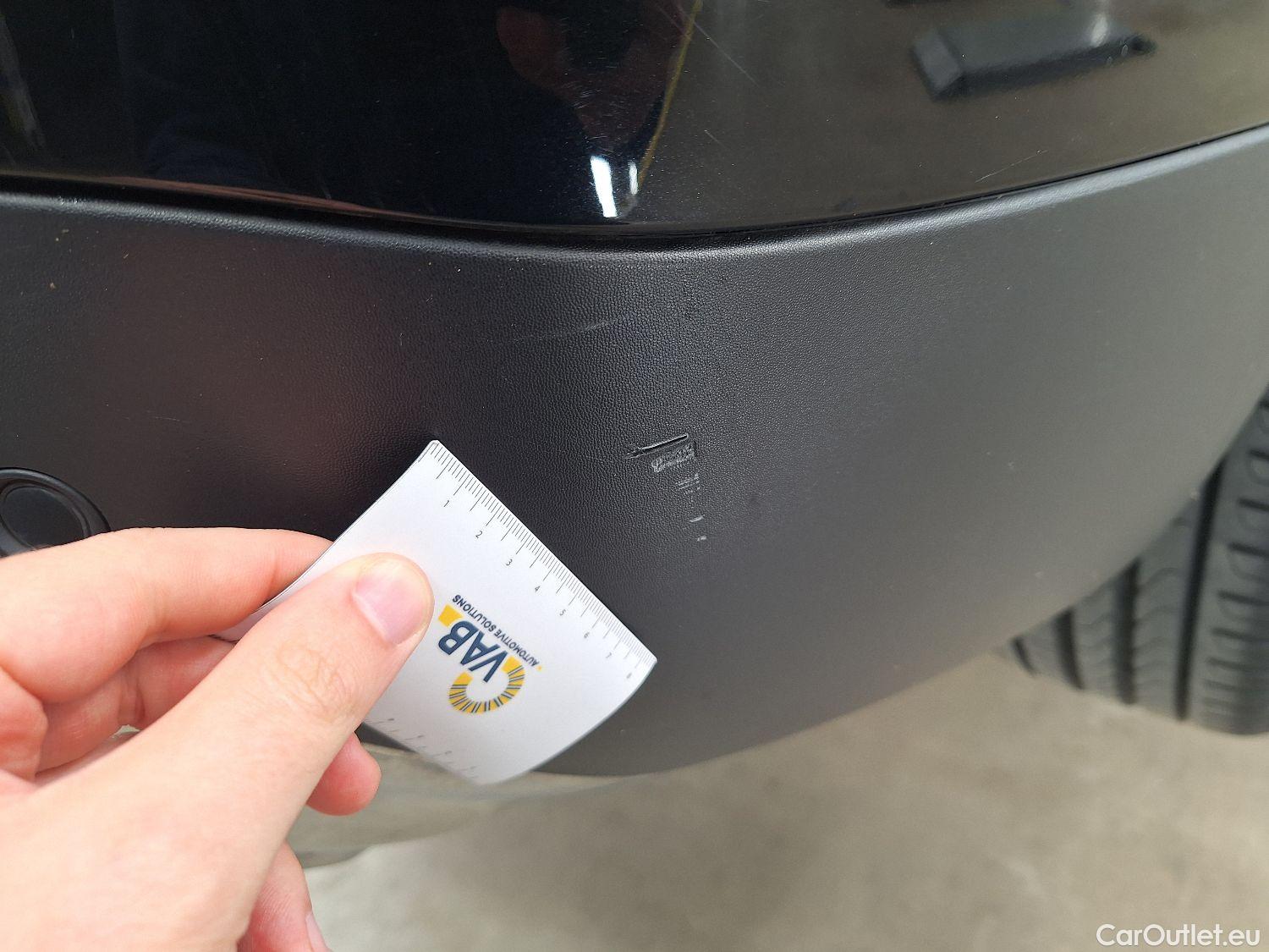 Mercedes  GLB Mercedes,  '19, Mercedes-Benz   200 d Business Solution 5d #23