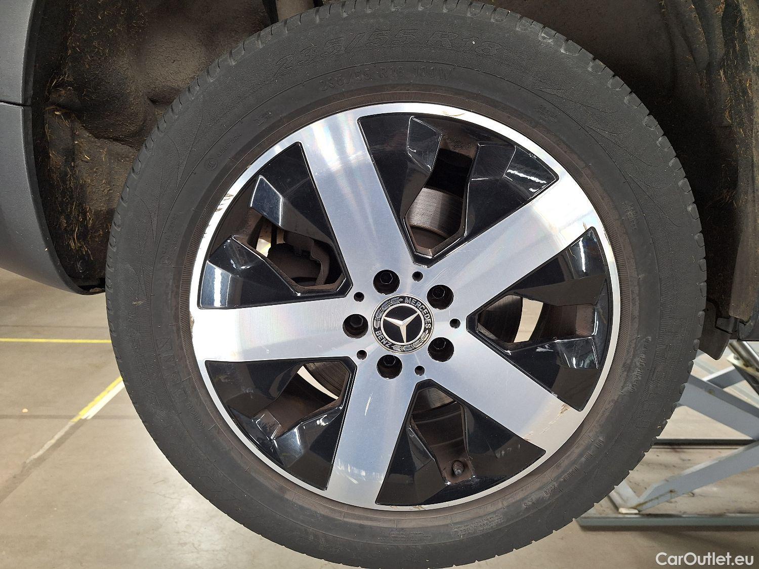 Mercedes  GLB Mercedes,  '19, Mercedes-Benz   200 d Business Solution 5d #1