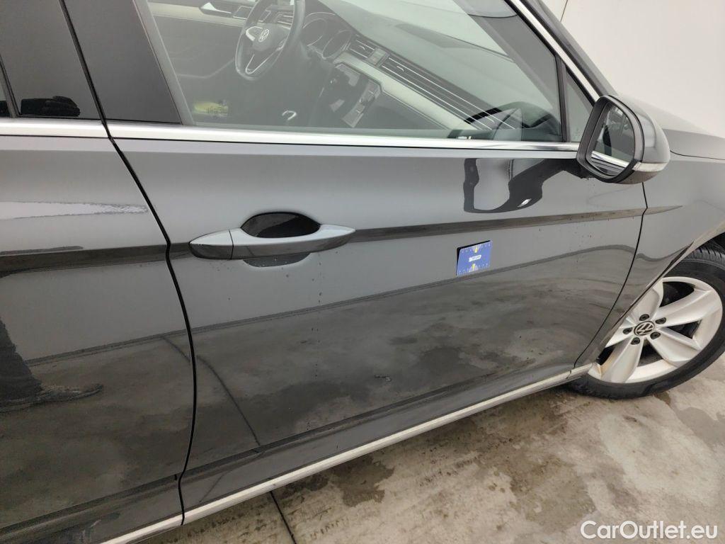 Volkswagen  Passat VOLKSWAGEN  VARIANT PA - 2019 2.0 TDi 150 Elegance (EU6 d) 5d #43