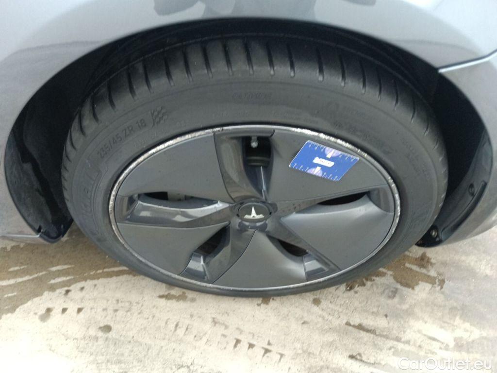 Tesla  Model 3 Tesla  Standard RWD Plus 4d #45
