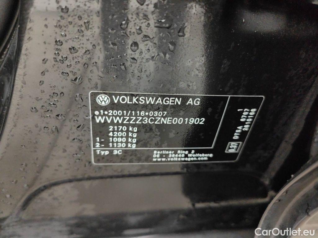 Volkswagen  Passat VOLKSWAGEN  VARIANT PA - 2019 2.0 TDi 150 Elegance (EU6 d) 5d #17