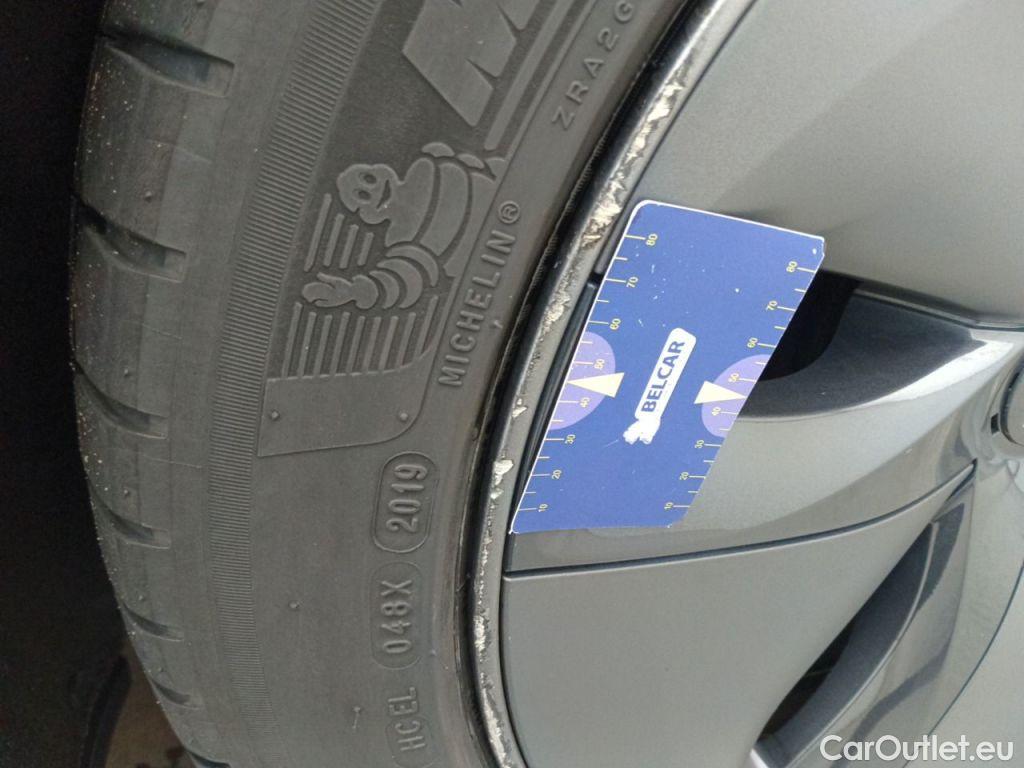 Tesla  Model 3 Tesla  Standard RWD Plus 4d #42