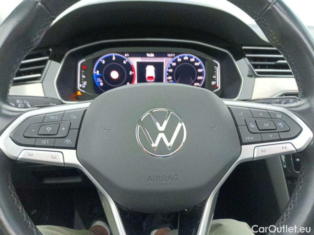 Volkswagen  Passat Volkswagen  Variant 2.0 TDI 90kW DSG Elegance Business 5d #38