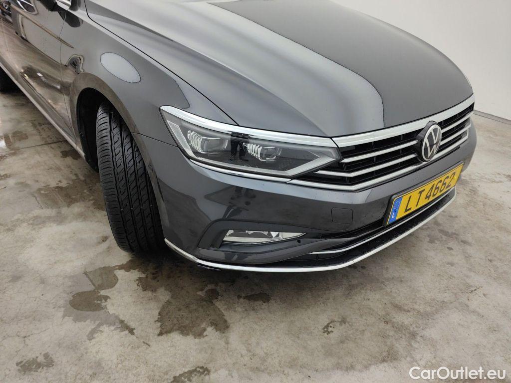 Volkswagen  Passat VOLKSWAGEN  VARIANT PA - 2019 2.0 TDi 150 Elegance (EU6 d) 5d #26