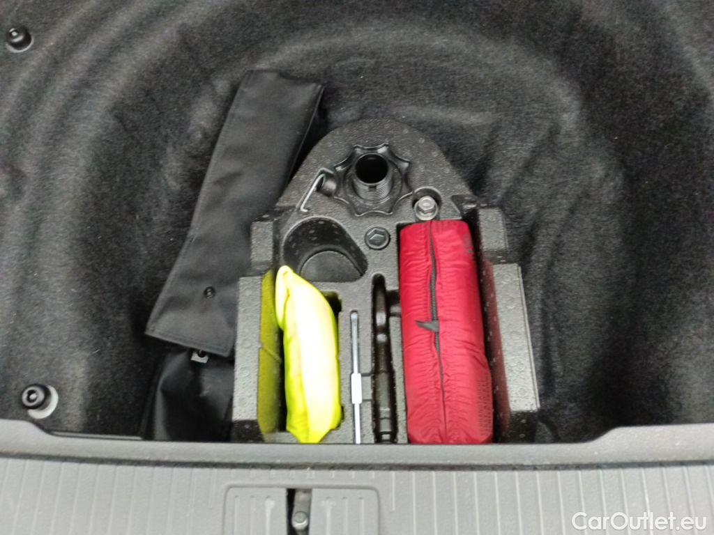 Volkswagen  Passat Volkswagen  Variant 2.0 TDI 90kW DSG Elegance Business 5d #15