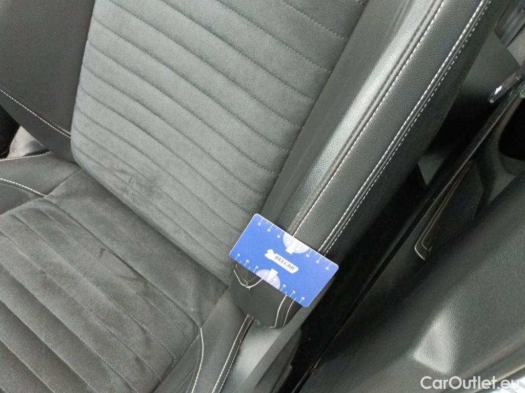 Volkswagen  Passat Volkswagen  Variant 2.0 TDI 90kW DSG Elegance Business 5d #21