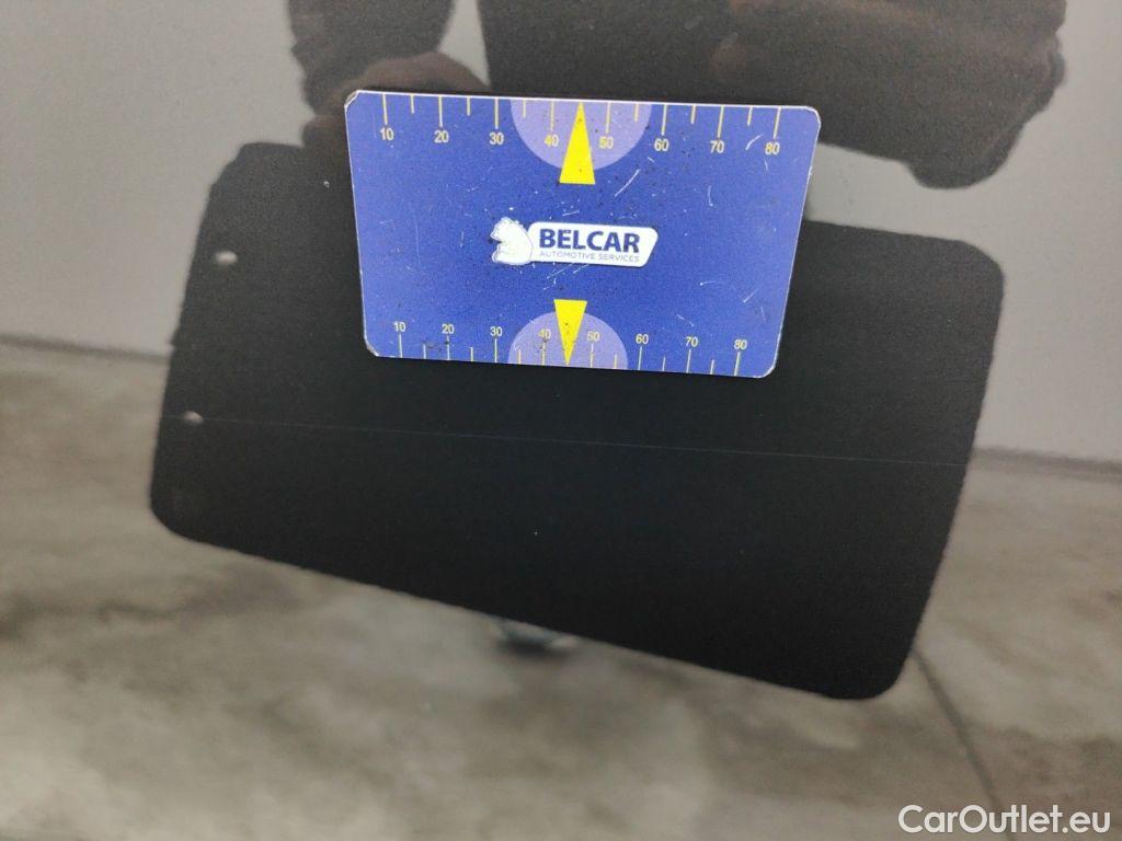 Volkswagen  Passat VOLKSWAGEN  VARIANT PA - 2019 2.0 TDi 150 Elegance (EU6 d) 5d #40