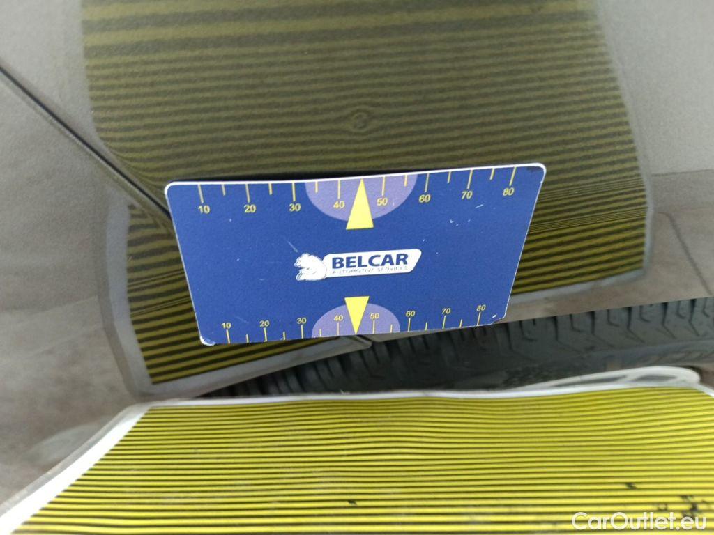 Peugeot  2008 Peugeot  1.2 Puretech 61kW S&S Active 5d #43