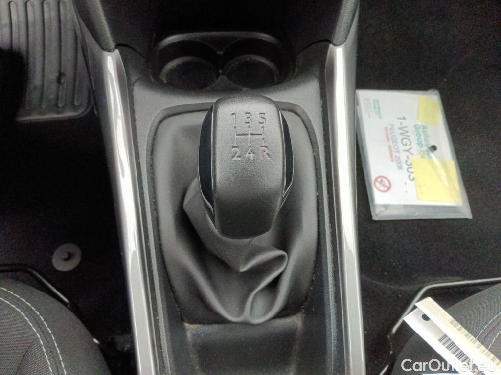 Peugeot  2008 Peugeot  1.2 Puretech 61kW S&S Active 5d #32