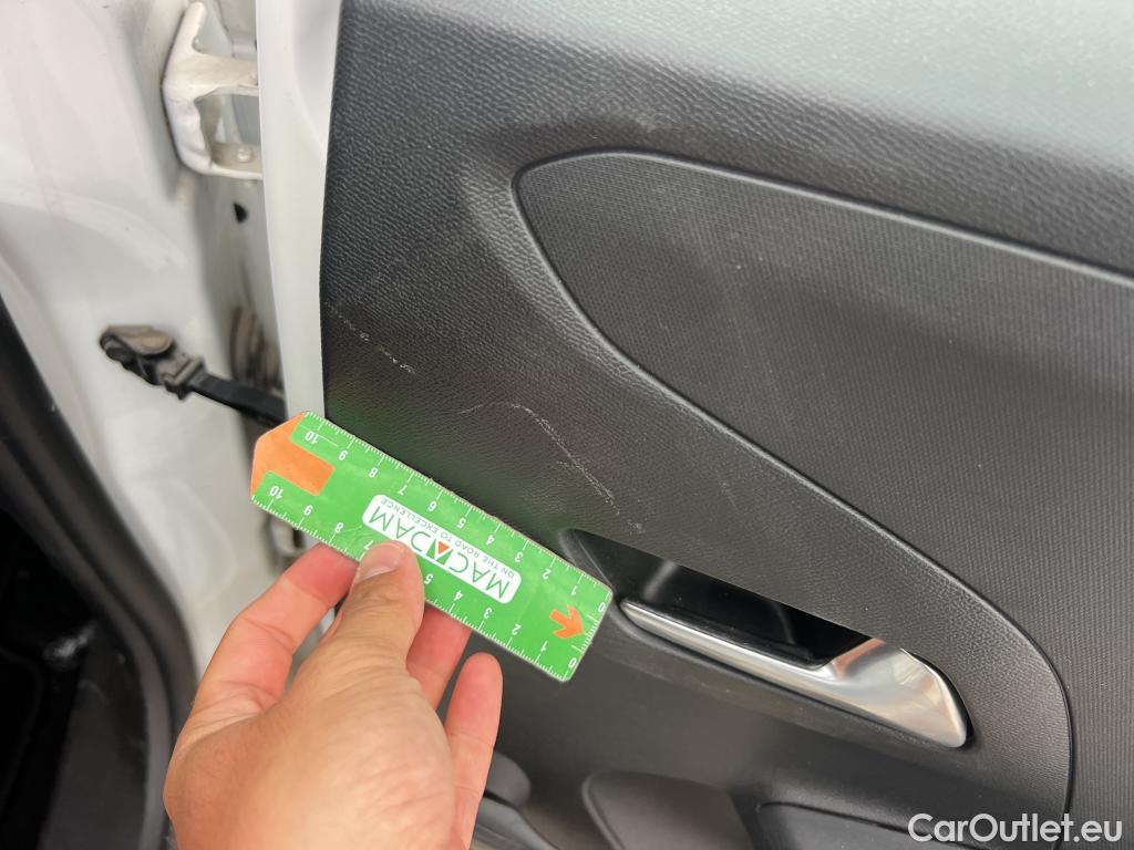  Opel  Corsa OPEL  / 2019 / 5P / berlina con portón 1.5D DT 74kW (100CV) Edition #14