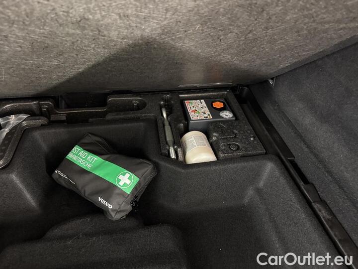 Volvo  XC60  B4 D Geartronic Momentum Pro (Mild Hybrid) 145kW/197pk  5D/P Auto-8 #10