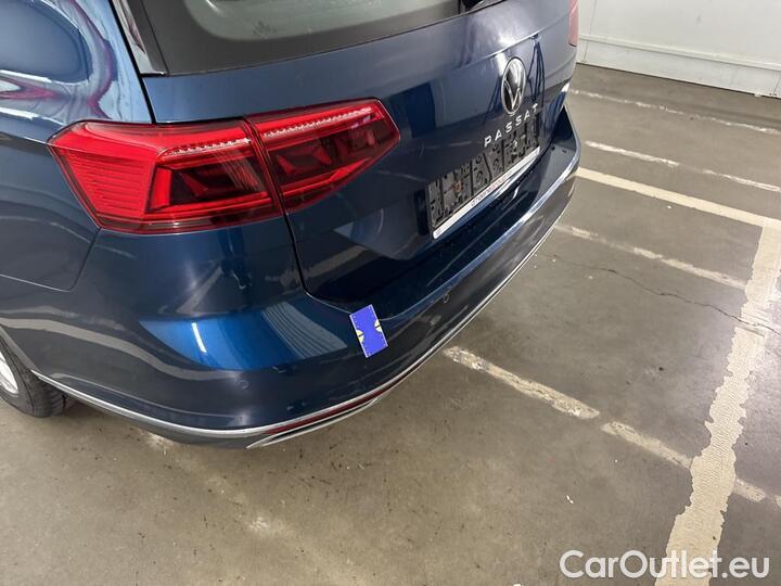 Volkswagen  Passat  Variant 2.0 TDI DSG Elegance Business 90kW/122pk  5D/P Auto-7 #51