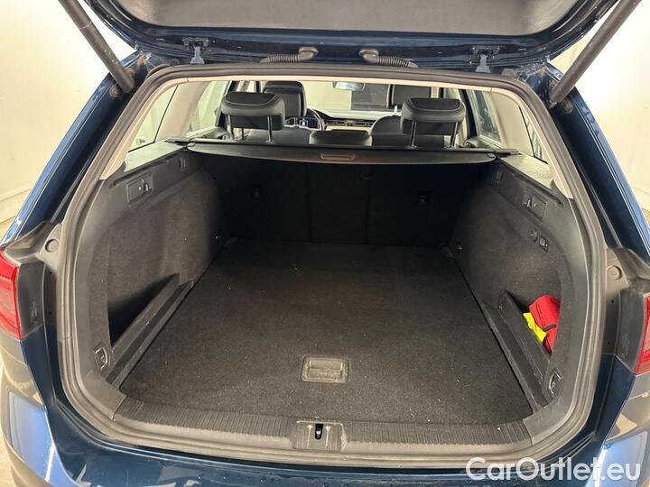 Volkswagen  Passat  Variant 2.0 TDI DSG Elegance Business 90kW/122pk  5D/P Auto-7 #8