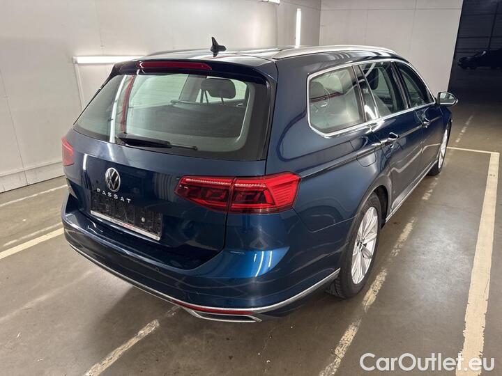 Volkswagen  Passat  Variant 2.0 TDI DSG Elegance Business 90kW/122pk  5D/P Auto-7 #4