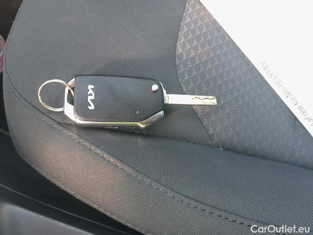 KIA  Niro KIA  / 2022 / 5P / crossover 1.6 GDi PHEV 135kW (183CV) Concept #3