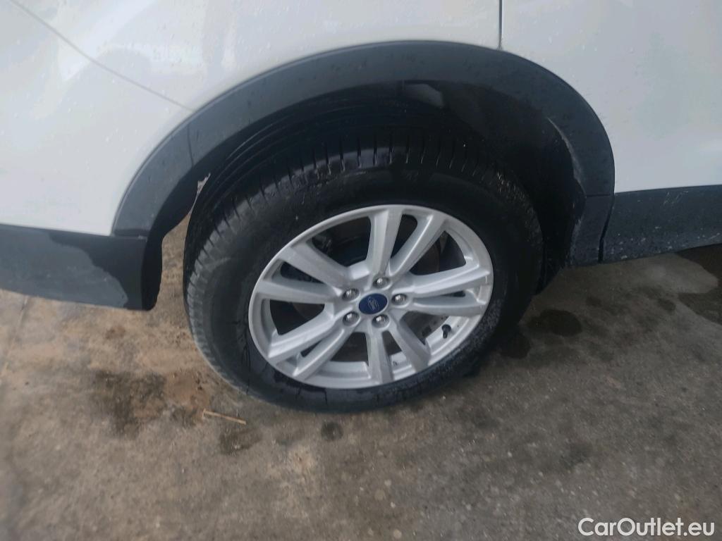  Ford  Kuga FORD  / 2016 / 5P / todoterreno 1.5 EcoBoost 88kW 4x2 Trend+ (CX) #9