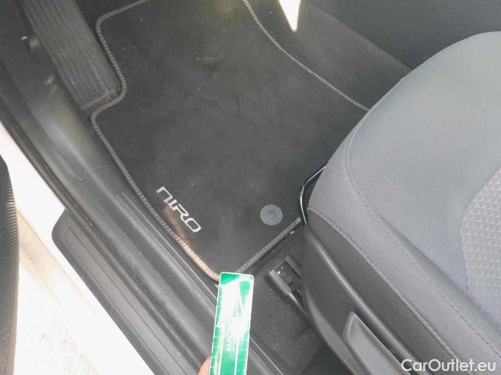 KIA  Niro KIA  / 2022 / 5P / crossover 1.6 GDi PHEV 135kW (183CV) Concept #22