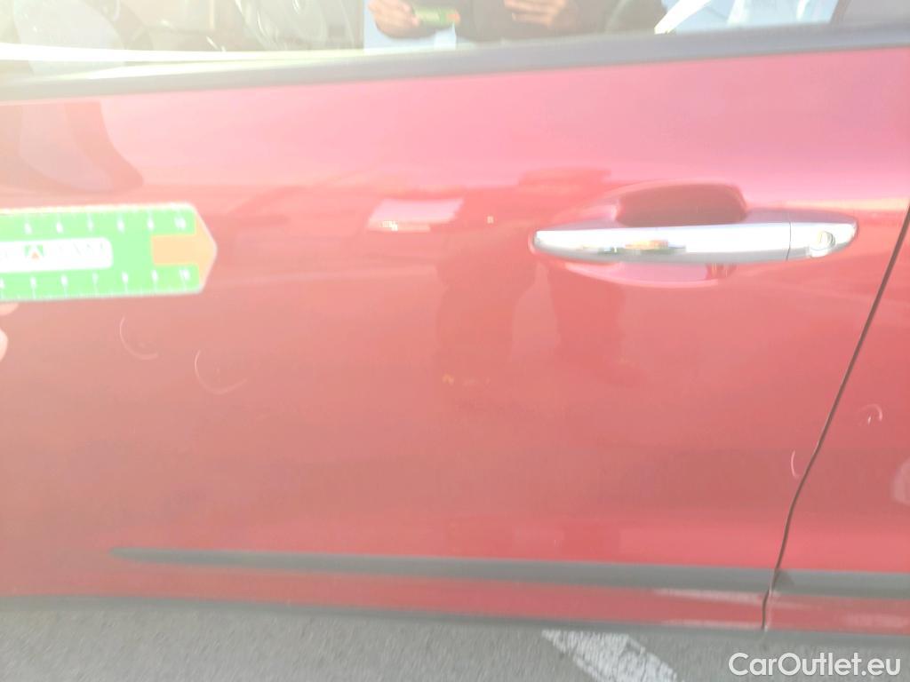  KIA  Niro KIA  / 2019 / 5P / crossover 1.6 GDi HEV 104kW (141CV) Drive #1