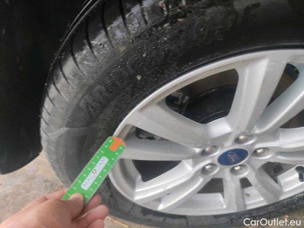  Ford  Kuga FORD  / 2016 / 5P / todoterreno 1.5 EcoBoost 88kW 4x2 Trend+ (CX) #10