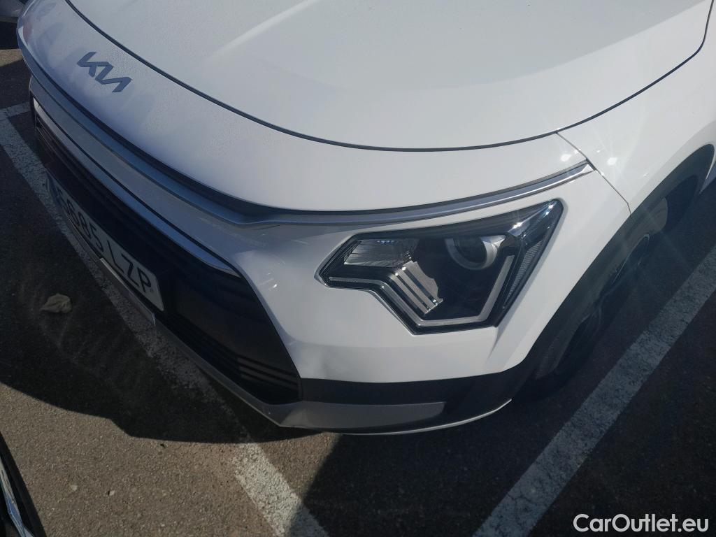 KIA  Niro KIA  / 2022 / 5P / crossover 1.6 GDi PHEV 135kW (183CV) Concept #18