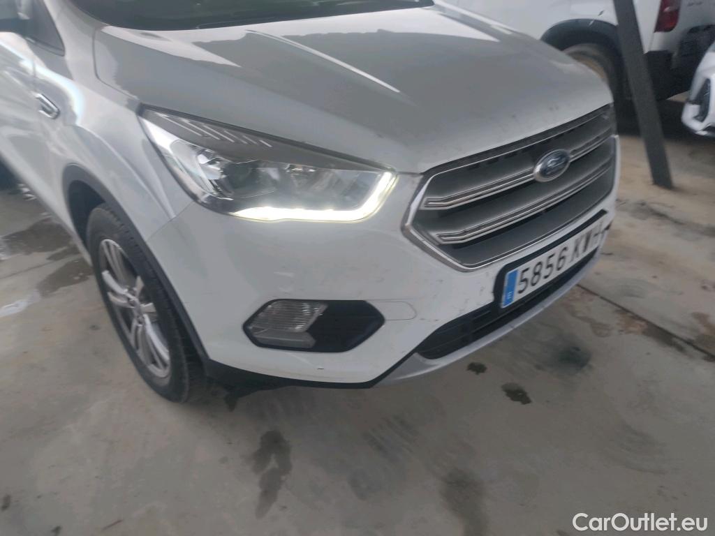  Ford  Kuga FORD  / 2016 / 5P / todoterreno 1.5 EcoBoost 88kW 4x2 Trend+ (CX) #19