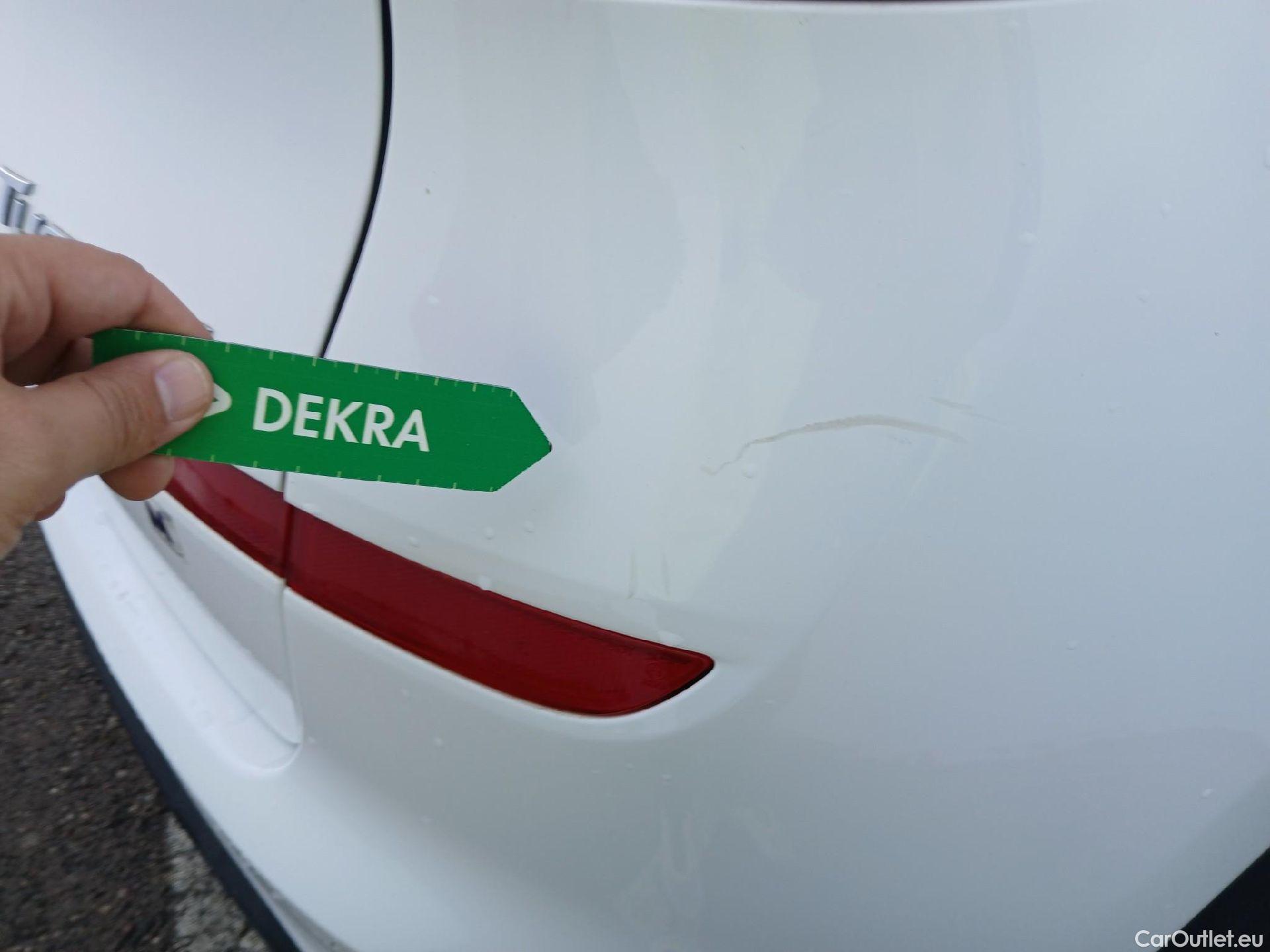  Hyundai  Tucson HYUNDAI  / 2018 / 5P / todoterreno 1.6 CRDI 85kW (116CV) 48V SLE Sky 4X2(SL)(SP) #18