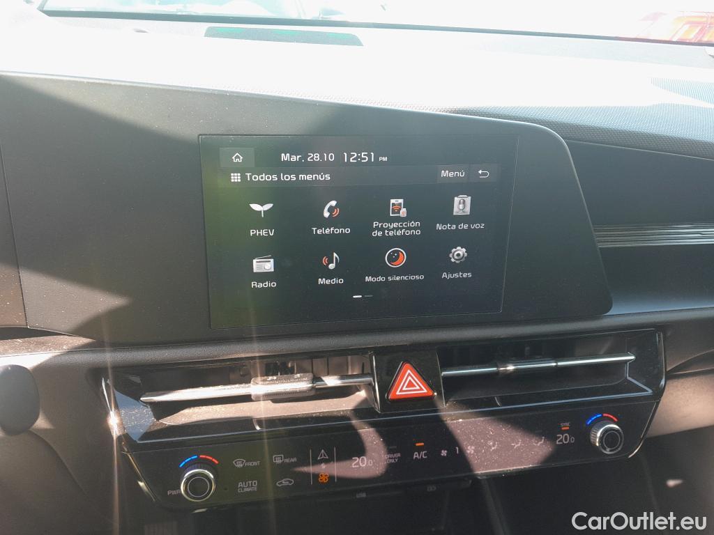 KIA  Niro KIA  / 2022 / 5P / crossover 1.6 GDi PHEV 135kW (183CV) Concept #16