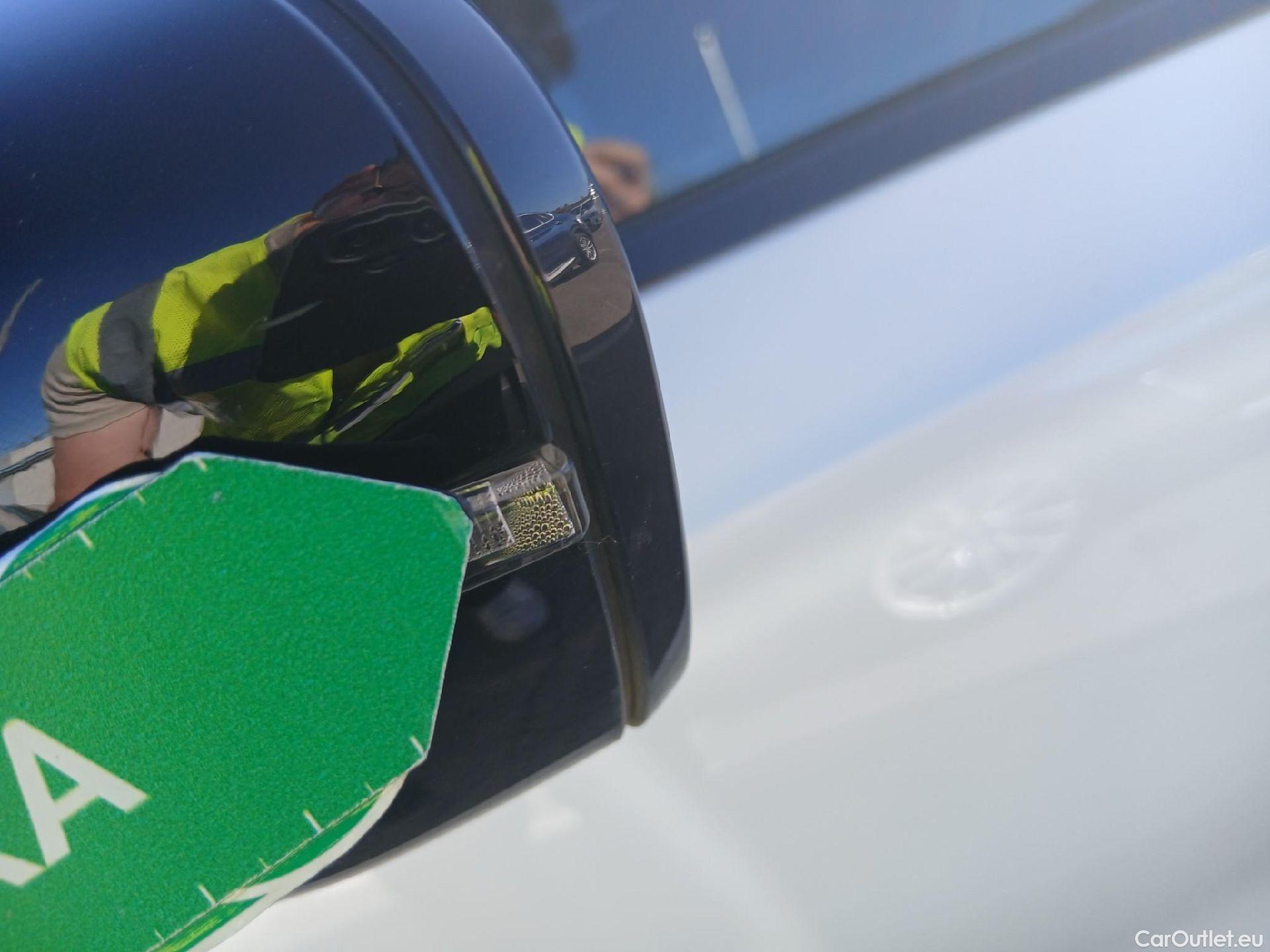  Bmw  Serie 3  Touring 320d xDrive Sport Line 2.0 190CV AT8 E6dT #18