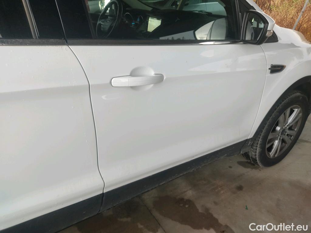  Ford  Kuga FORD  / 2016 / 5P / todoterreno 1.5 EcoBoost 88kW 4x2 Trend+ (CX) #23