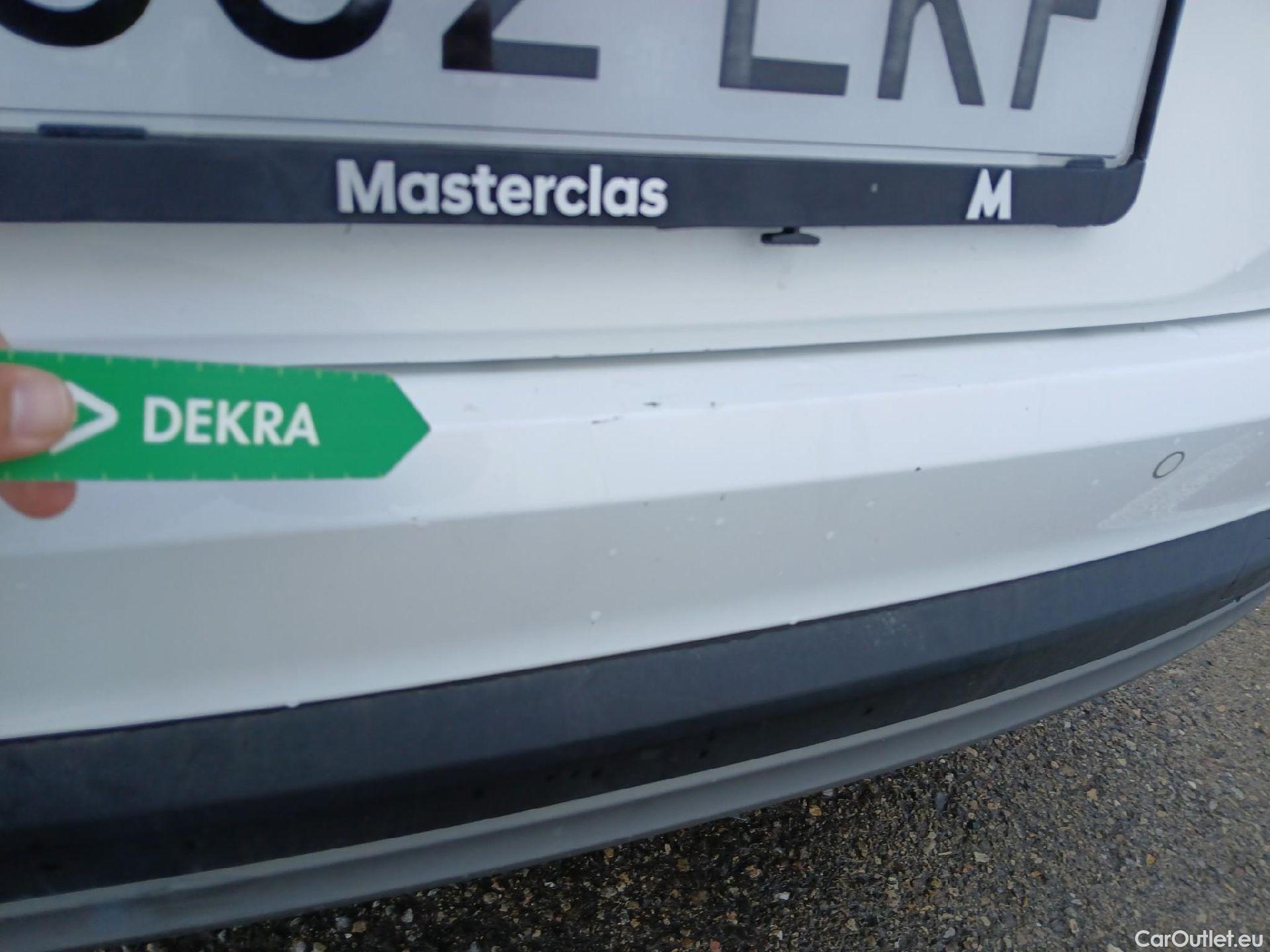  Hyundai  Tucson HYUNDAI  / 2018 / 5P / todoterreno 1.6 CRDI 85kW (116CV) 48V SLE Sky 4X2(SL)(SP) #17