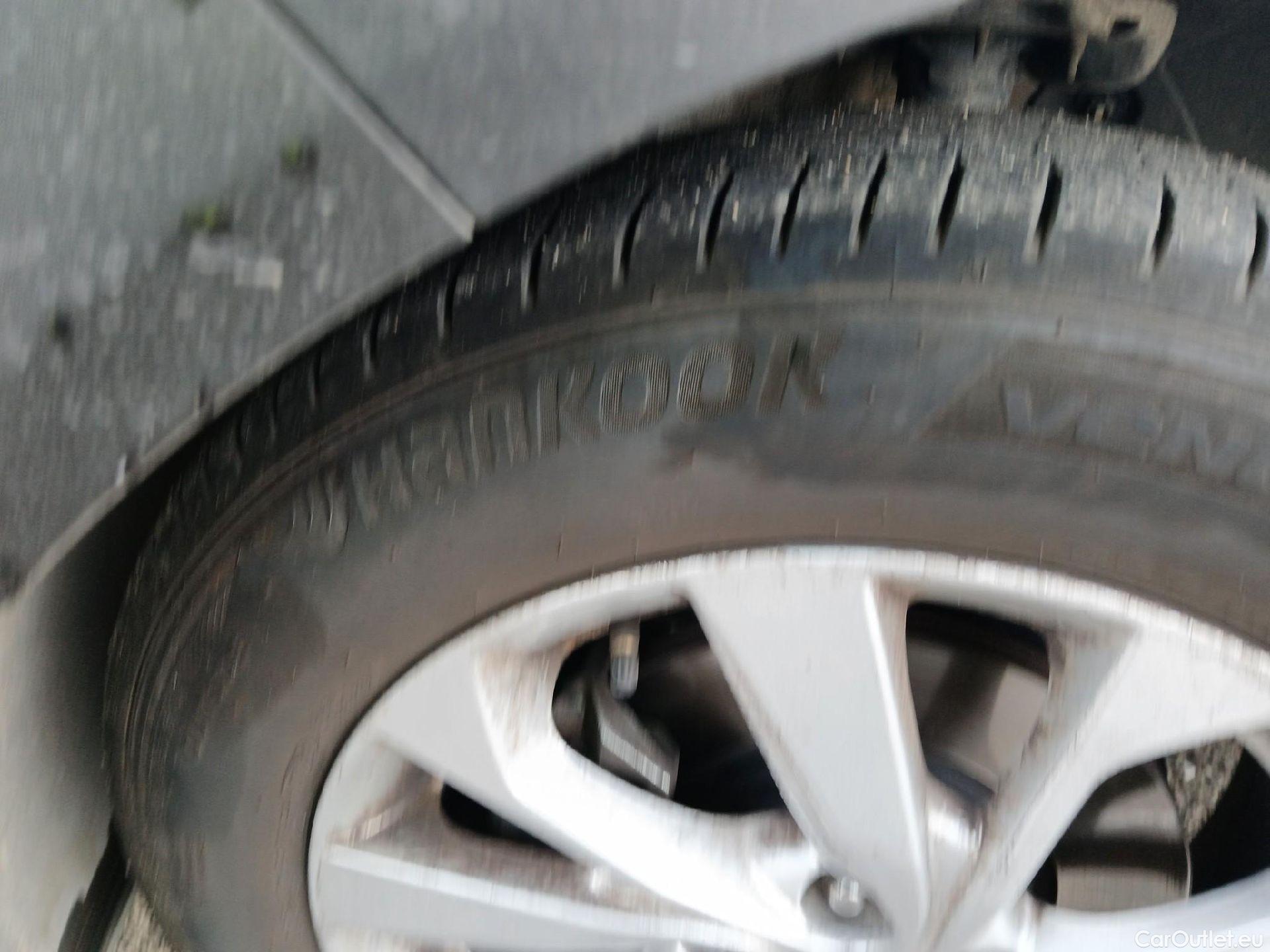  Hyundai  Tucson HYUNDAI  / 2018 / 5P / todoterreno 1.6 CRDI 85kW (116CV) 48V SLE Sky 4X2(SL)(SP) #8