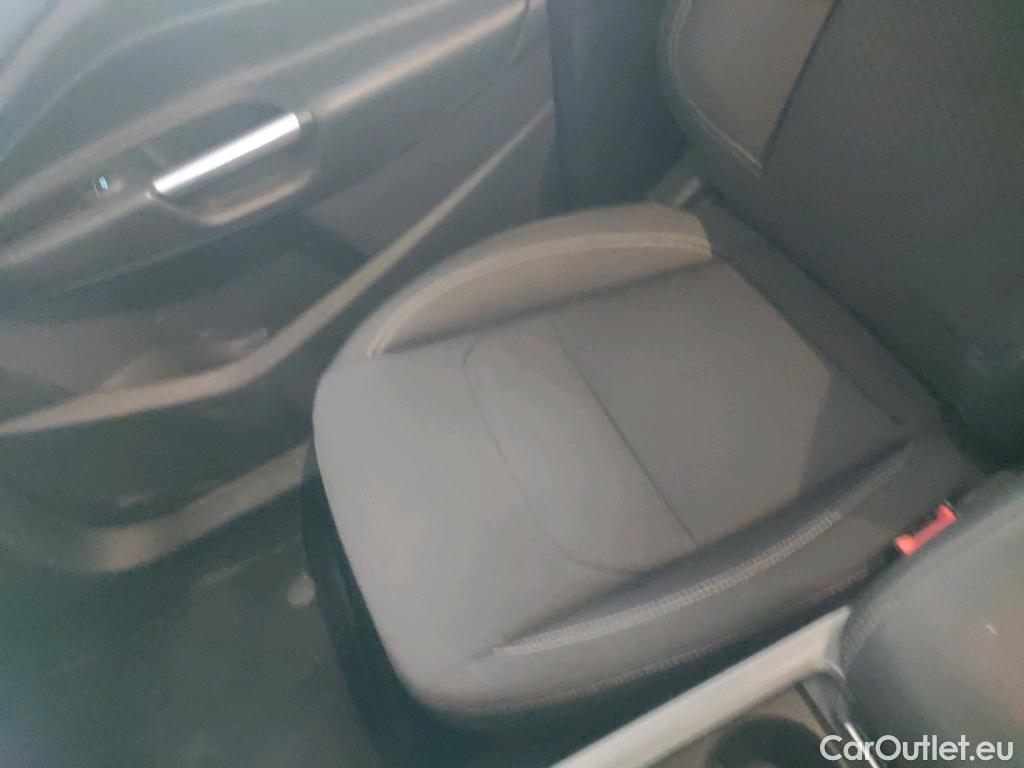  Ford  Kuga FORD  / 2016 / 5P / todoterreno 1.5 EcoBoost 88kW 4x2 Trend+ (CX) #17