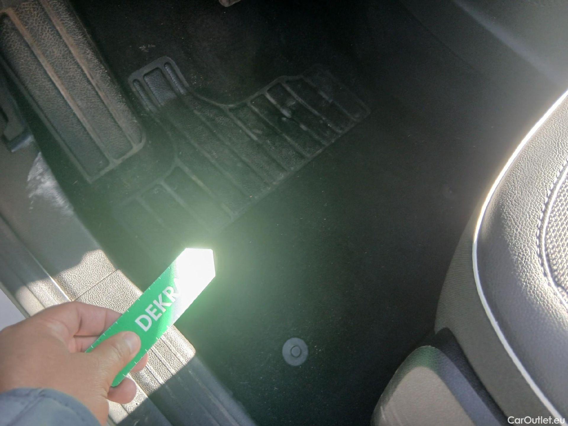 Renault  Captur RENAULT  / 2020 / 5P / todoterreno Zen E-TECH Híbrido enchufable 160cv #3