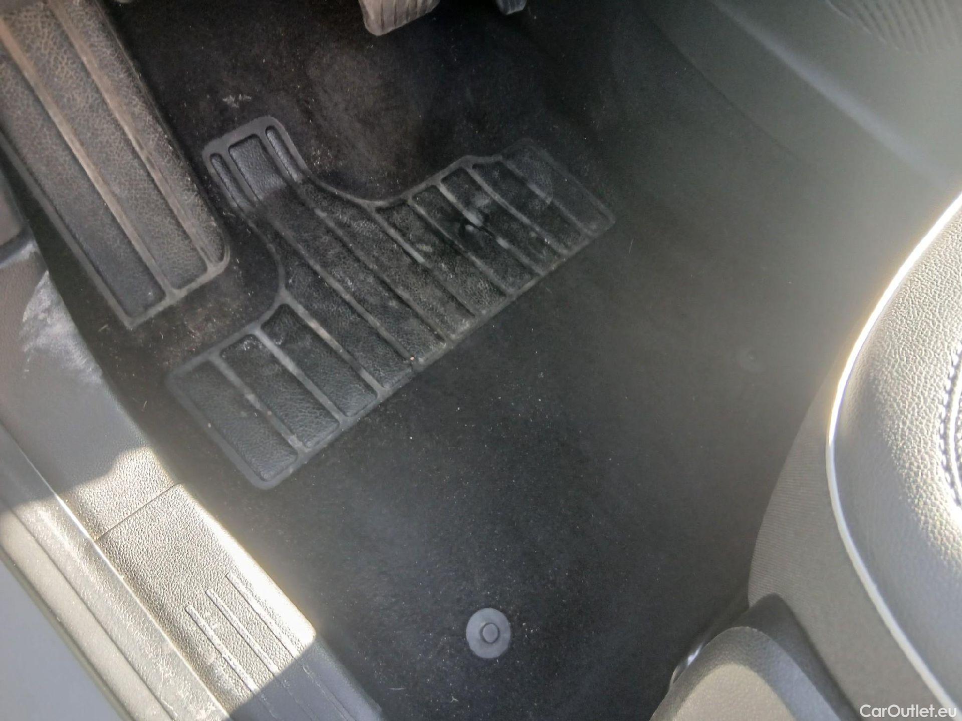 Renault  Captur RENAULT  / 2020 / 5P / todoterreno Zen E-TECH Híbrido enchufable 160cv #4