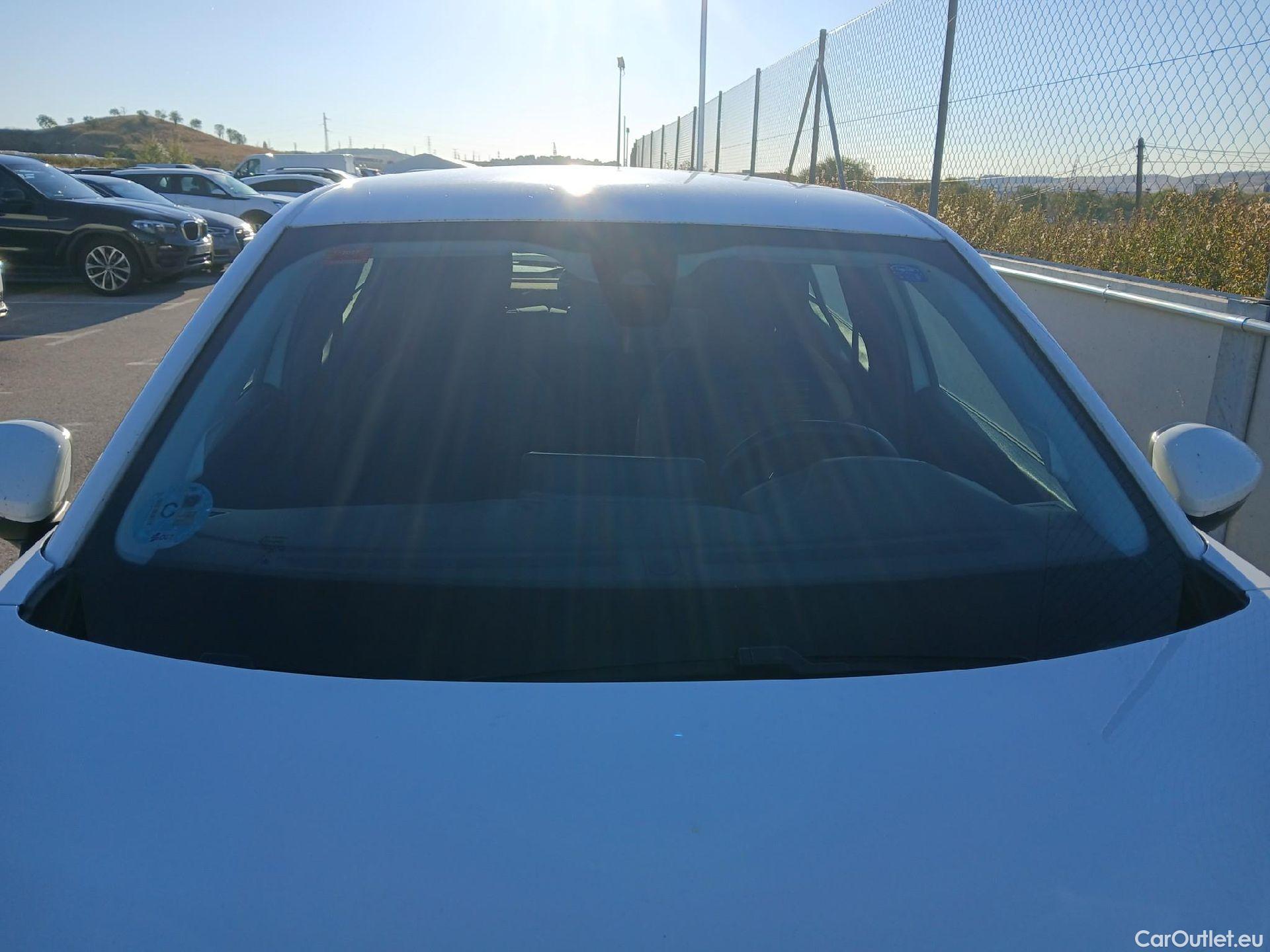  Peugeot  2008 PEUGEOT  / 2019 / 5P / todoterreno Active BlueHDI 81kW (110CV) #7