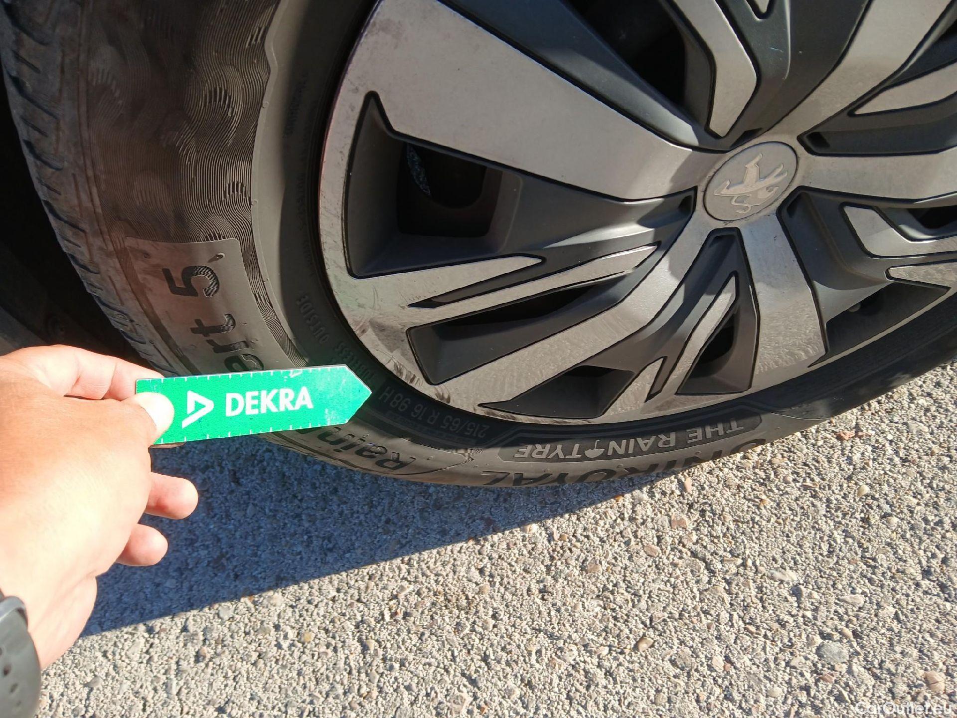  Peugeot  2008 PEUGEOT  / 2019 / 5P / todoterreno Active BlueHDI 81kW (110CV) #3