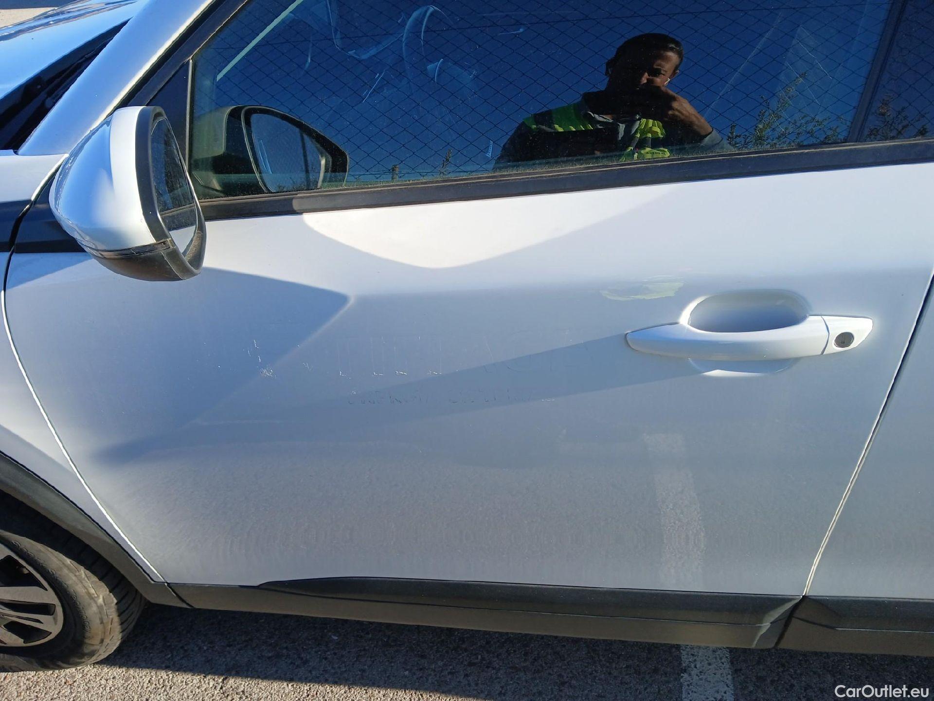  Peugeot  2008 PEUGEOT  / 2019 / 5P / todoterreno Active BlueHDI 81kW (110CV) #8